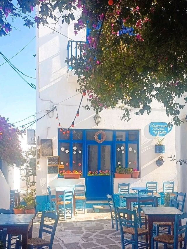 🌊 Paros: A Perfect Blend of Cycladic Charm and Vibrant Island Life 🇬🇷✨