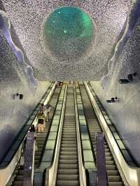🚉 Napoli Toledo Station – สถานีรถไฟที่สวยที่สุด