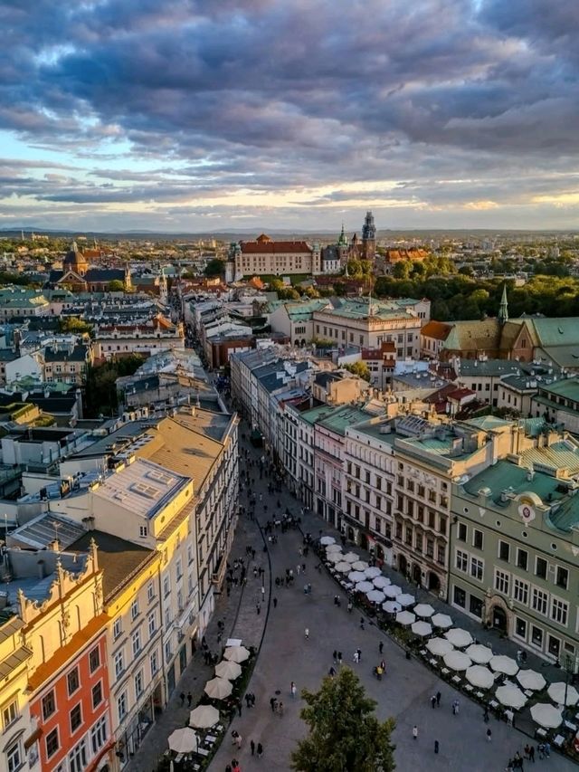 🏰✨ “Historic Heartbeat: Exploring Kraków’s Timeless Charm” 🇵🇱