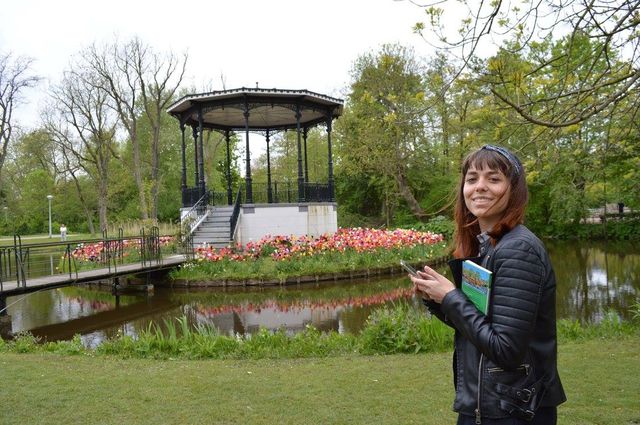 Explore Amsterdam & around without emptying your wallet 🌷🚲