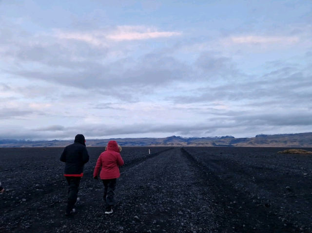 Iceland's Sólheimasandur Plane Crash Adventure ✈️🏖️ Iceland's Sólheimasandur Plane Crash Adventure ✈️🏖️