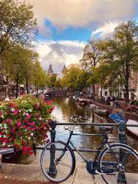 Explore the Unique Charm of Amsterdam! 🇳🇱❤️