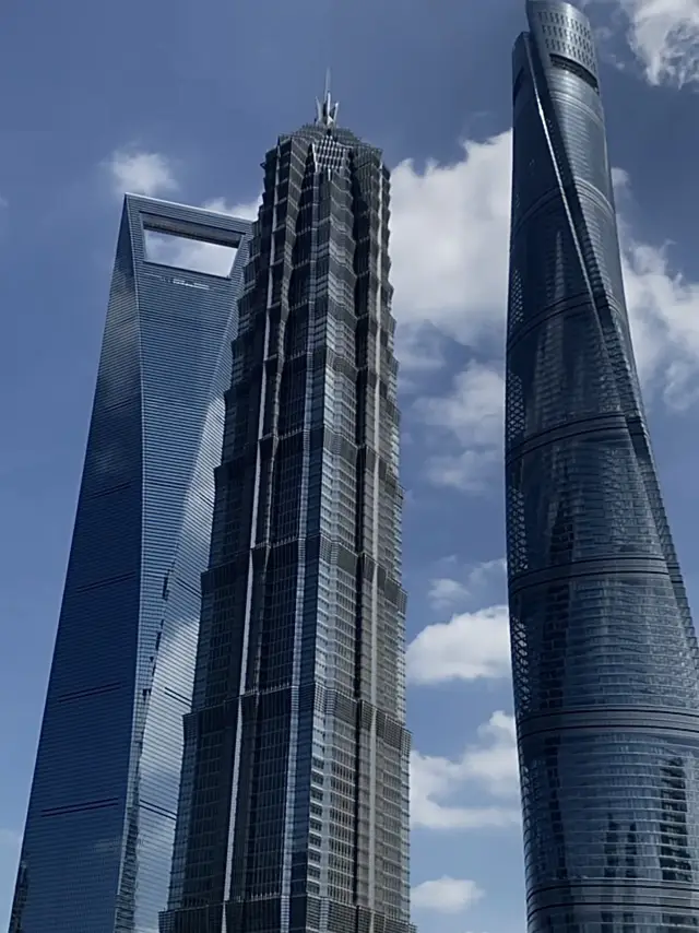 Самый высокий небоскреб Шанхая и 2-й в 🌍