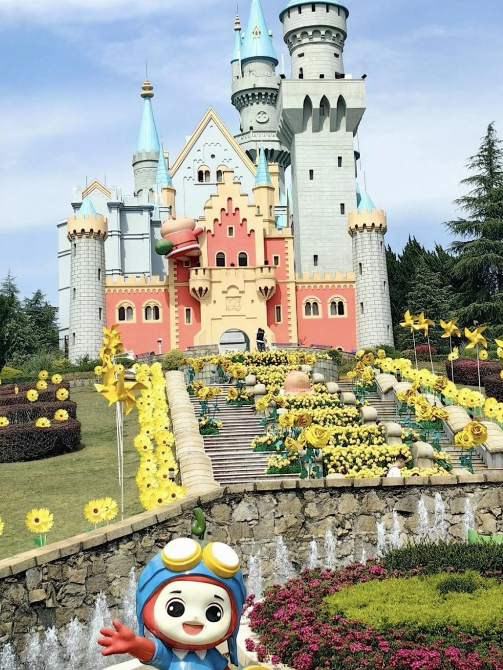 Changsha's Largest Amusement Park.