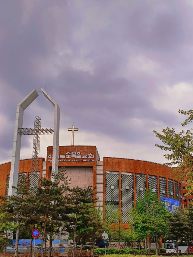 Recommended hotels for a trip to Yeouido Island, Seoul, South Korea.