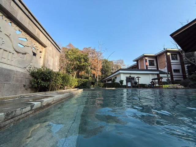 武漢周邊泡湯，應城湯池溫泉，百餘個池子，還有溫泉海浪太贊了！
