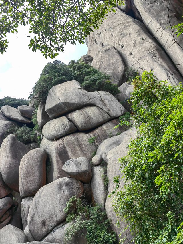 奇峰怪石，大自然的鬼斧神工，愛好爬山的來這裡