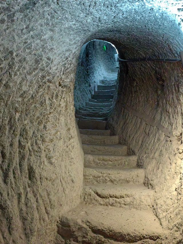 瓦爾齊亞Vardzia岩石上的洞穴之城
