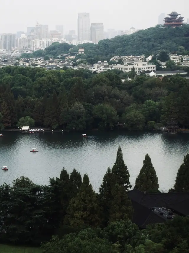 My Nth visit to Hangzhou, and the 1st time ascending Leifeng Pagoda! Definitely don't miss the bird's-eye view of the West Lake~