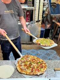 The most delicious pizza in all of Chengdu.