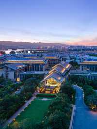 🌟 Kunming's Top Stays: Serenity & Luxury 🏨✨