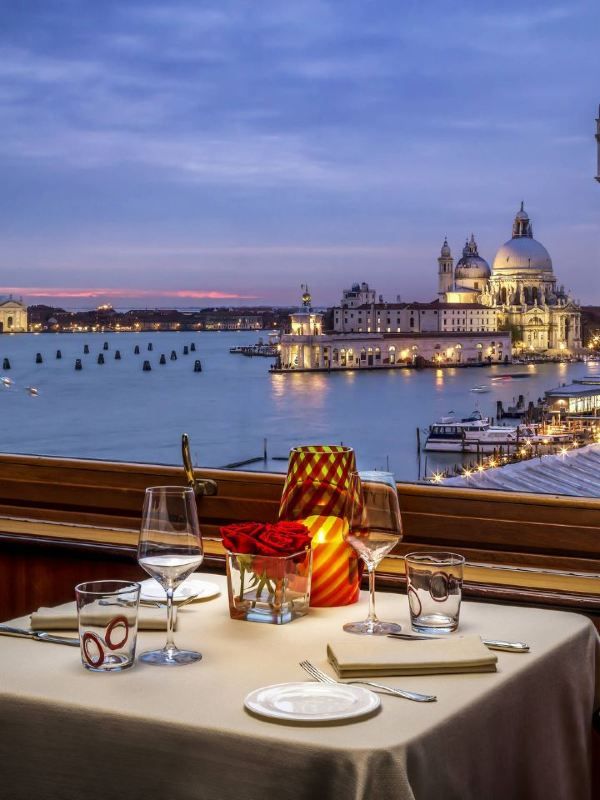 🌟 Venice Vistas & Vintage Vibes at Hotel Danieli 🛎️