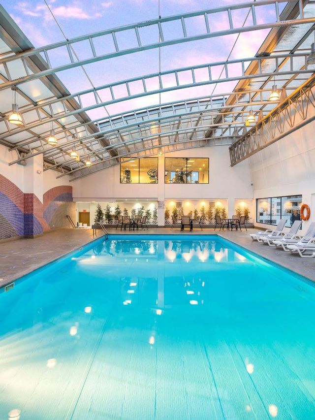 🌟 Quito's Cozy Corner: Dann Carlton Hotel 🌟