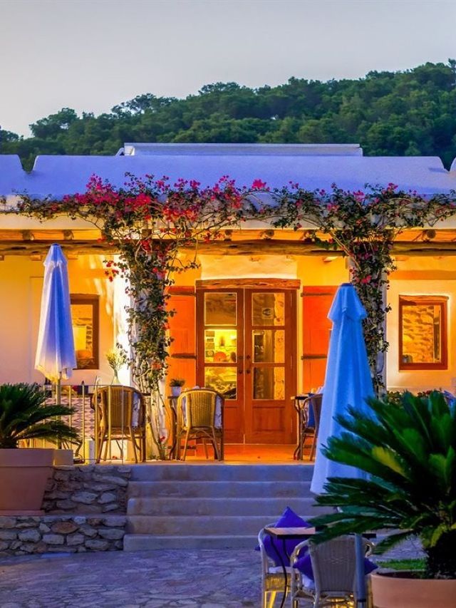 🌟 Balearic Bliss: Top Stay in Sant Antoni de Portmany! 🌴✨