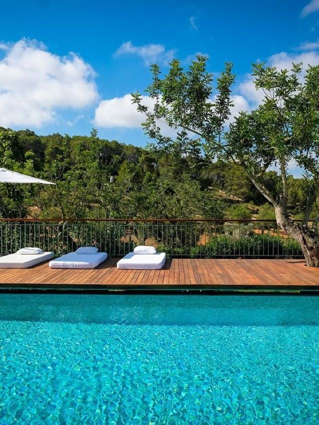🌟 Balearic Bliss: Top Stay in Sant Antoni de Portmany! 🌴✨