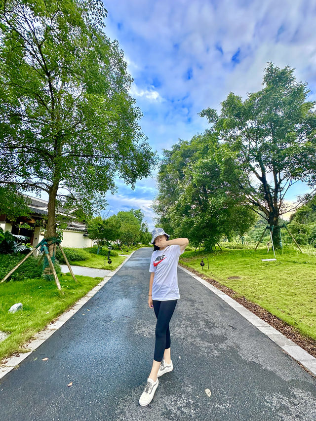到桂林旅遊要住進這家山水畫的酒店裡