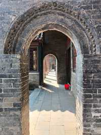 全國重點文保單位，中國唯一完整保存至今的清代知府衙門。南陽府衙始建於元朝，距今已有七百五十多年歷史。