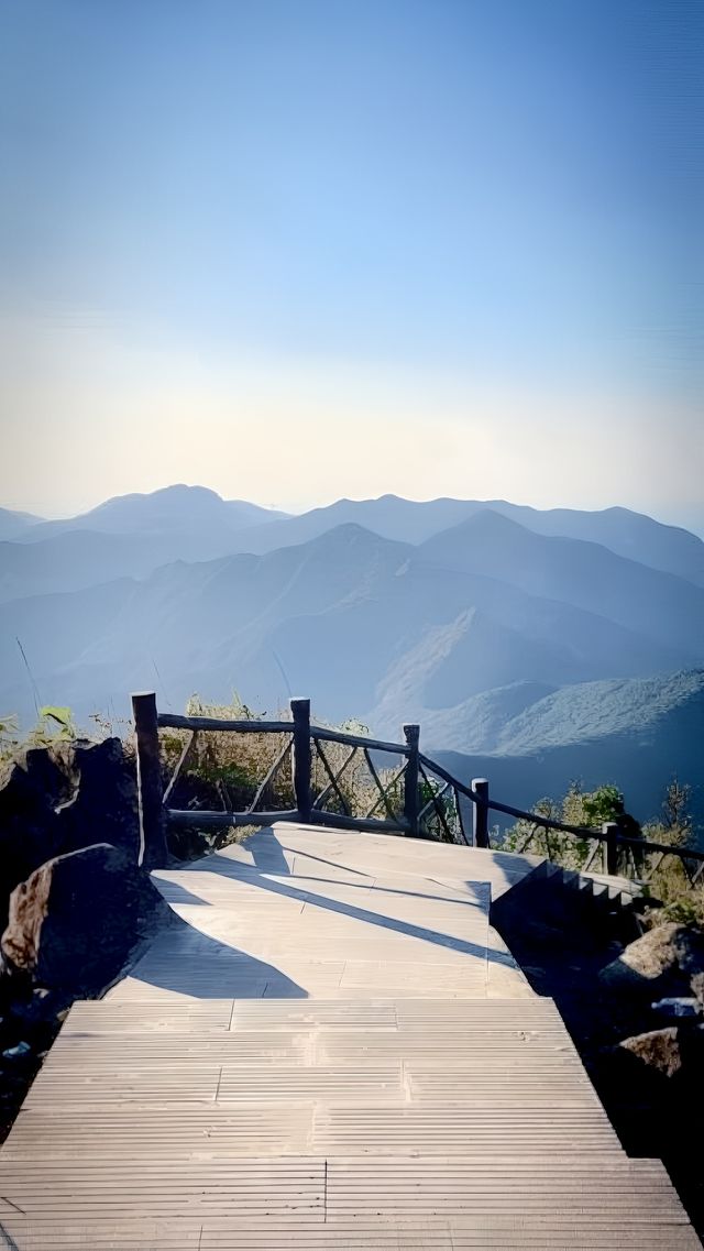 翻山越嶺只為不一樣的風景——東莞第一峰銀瓶山！