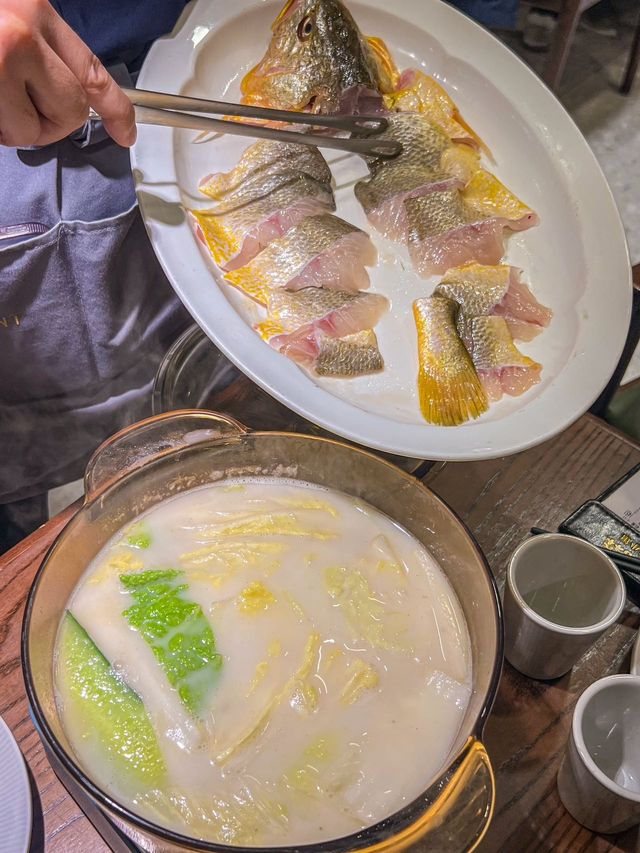 新鮮正宗福建菜還得選必吃榜的榮先生。