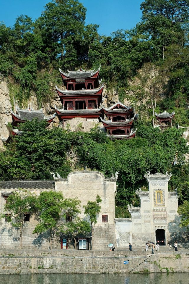 鎮遠|遠觀青龍洞古建築群。
