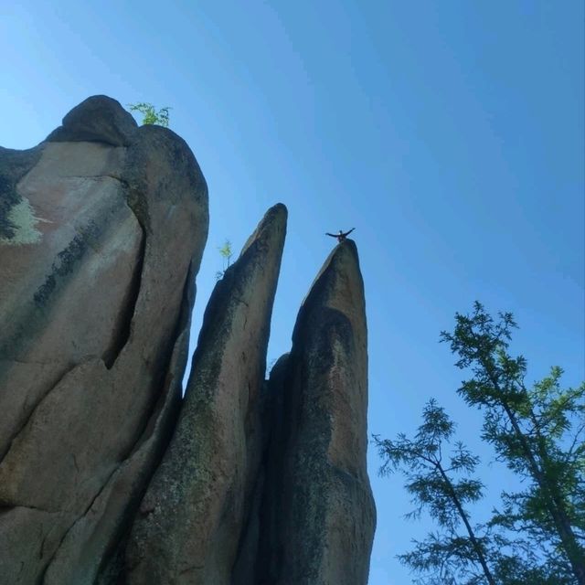 Stolby: Krasnoyarsk’s Towering Wonderland of Nature and Adventure!