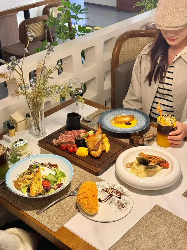 Meipan Cafe & Western Restaurant. 