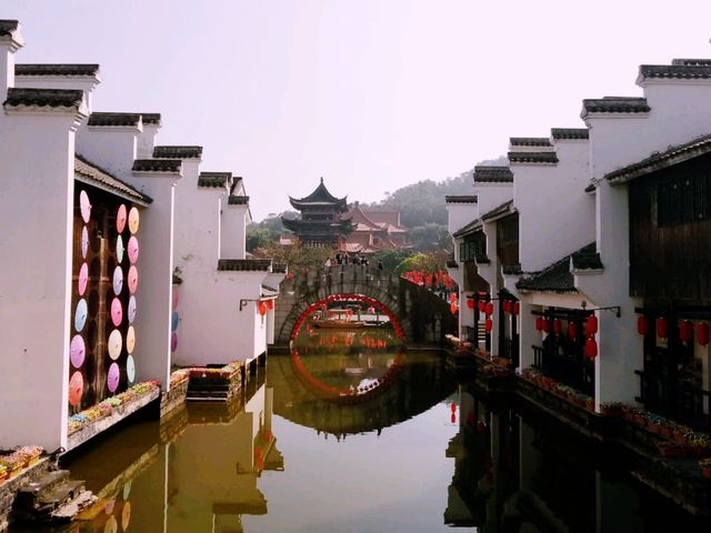 Nanhai CCTV Movie Studio: Try Different Roles!