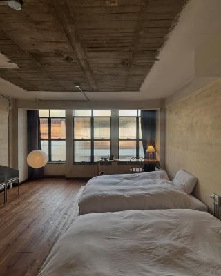 Hotel Converted from a Cosmetics Store in Uno City