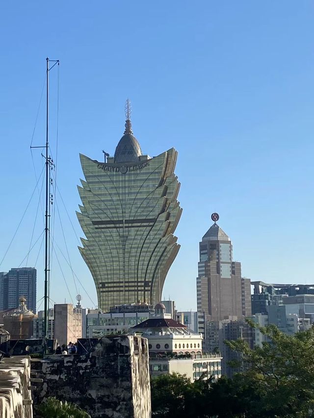 來感受澳門的紙醉金迷