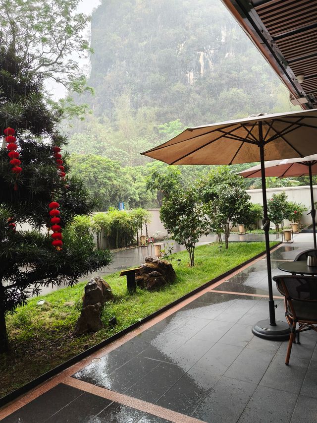 2025年入住山水畫般的酒店，享受美好旅程