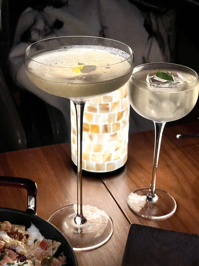 在北京 喝了一杯雍和宮味兒的酒