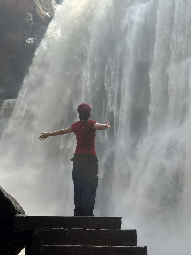 這是一份非常詳細的赤水丹霞大瀑布旅遊攻略，希望能助您暢遊這座「長江丹霞第一瀑」！