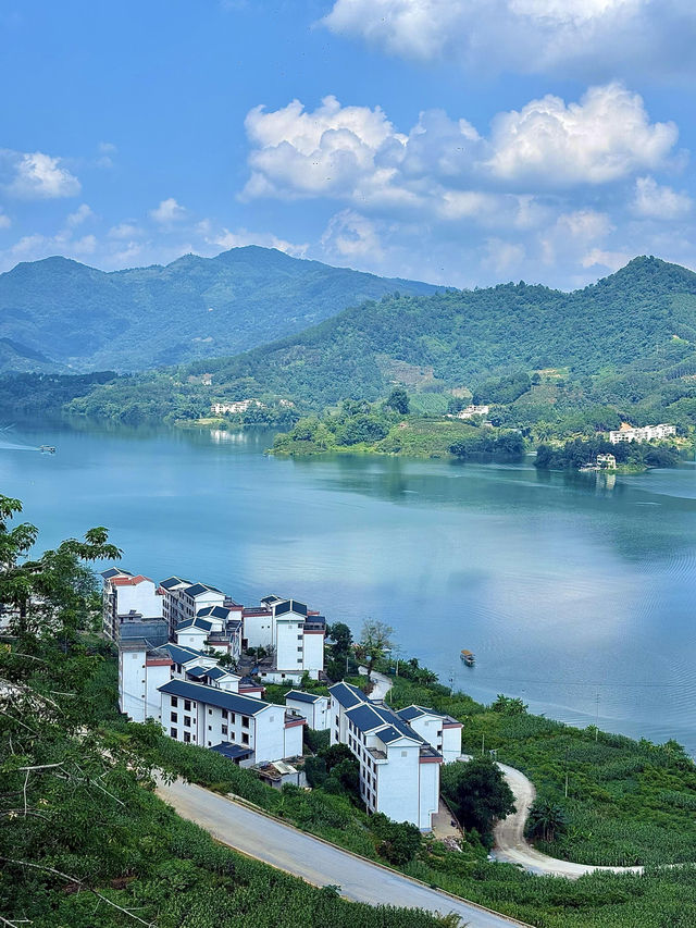 巴馬最佳日落觀景點長壽鄉炸場!巴馬地磁溫泉中心全新開業 巴馬最佳日落觀景點長壽鄉炸場!巴馬地磁溫泉中心全新開業