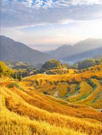 看日出雲海、逛古寨，拍照拍到內存滿