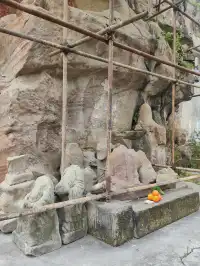 居民樓下的唐代千手觀音