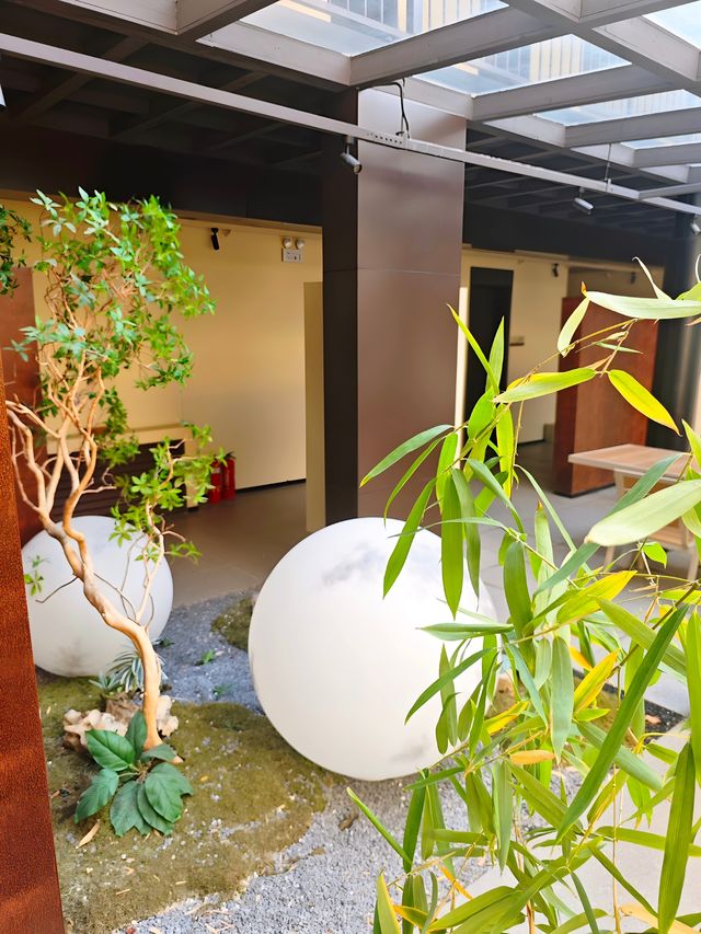 在花坊過上了躺平的日子