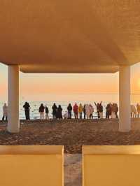 有沒有人會反覆愛上冬日的海邊?