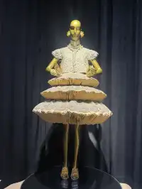 美到我在展館裡「哇」出了聲