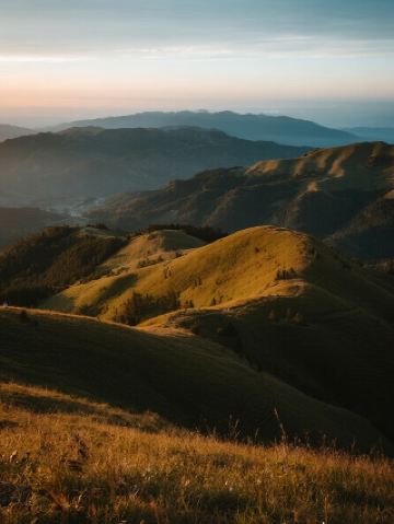 สำรวจสถานที่ท่องเที่ยวที่เหมาะสำหรับครอบครัว! คู่มือแนะนำสถานที่ท่องเที่ยวลับในชิงหลง มณฑลกุ้ยโจว