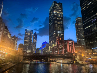 Arriving in Chicago, check into the landmark Trump International Hotel & Tower, Chicago. It's not only a stunning viewpoint of the city but also the ideal starting point for deeply experiencing Chicago's urban atmosphere. Whether it's the daytime view of boats gliding along the river, blue skies and white clouds reflected in the towering skyscrapers, or the vibrant neon lights and blues music filling the night, Chicago offers a relaxed and romantic escape, allowing you to savor the perfect blend of artistic lifestyle and modern trends.

【Chicago Itinerary Highlights】

· Embrace the Chicago River scenery and explore the perfect blend of modern architecture and natural waterways.

· Immerse yourself in the nighttime atmosphere of the Blues City and experience the unique romance of urban nightlife.

· Visit the world's largest Starbucks flagship store and explore the McDonald's Museum to discover the retro origins of fast food.

· Enjoy a high-rise lake-view room at the five-star Trump International Hotel & Tower, with its convenient location allowing easy access to all the must-see landmarks in the city.

【One-Day Itinerary Highlights】

🏨 Trump International Hotel & Tower, Chicago
Address: 401 N Wabash Ave. Super convenient location, just minutes' walk from the famous "Glamorous Mile" shopping district or the Chicago River promenade. We recommend choosing a lake-view or city-view room to watch the morning clouds drift by or the night fall through the floor-to-ceiling windows. Hotel room amenities include a kitchen suite and a large bathtub, allowing you to enjoy private and relaxing moments even on a busy trip.

🚤 Chicago River Cruise & Riverside Promenade

During the day, remember to book an architecture cruise, where a guide will lead you through modern buildings and classic skyscrapers. In the evening, the riverside promenade offers a romantic atmosphere where blues music blends seamlessly with the night view. Be sure to allow time to relax at one of the riverside outdoor cafes and experience the slower pace of Chicago.

☕ Starbucks Reserve Roastery

Address: 646 N Michigan Ave. A short walk to the Magnificent Mile, don't miss the world's largest Starbucks flagship store. The five-story space is magnificent, featuring a giant roasting facility, a freshly brewed beverage area, a dessert and bread factory, and Starbucks co-branded merchandise—everywhere you look is an Instagram-worthy spot. Whether you're a coffee lover or not, it's definitely worth a visit.

🍔 McDonald’s Store No. 1 Museum

Address: 400 Lee St, Des Plaines (Tip: The location is a bit far from downtown; you can take an Uber.)
This museum faithfully recreates the retro look of the first McDonald’s store, with its classic yellow label, nostalgic advertisements, and menus, evoking warm memories of American fast food.

🎷 Blues Nights
We highly recommend experiencing Chicago's blues scene before bed. We recommend well-known blues bars like "Buddy Guy’s Legends," where you can immerse yourself in the city's nightlife and leave your worries behind in the music.

【Practical Tips & Transportation & Food Guide】

· From the Trump International Hotel Chicago, most popular attractions are within walking distance, and the "Grand" and "State/Lake" subway stations are also nearby.

· Chicago's weather is changeable; it's sunny during the day but cool in the mornings and evenings, so please bring a light jacket.

· Restaurant Recommendations: Portillo's offers authentic Chicago hot dogs, while Eataly Chicago is perfect for Mediterranean enthusiasts.

· Chicago boasts a vibrant nightlife; it's recommended to allocate time in your itinerary to experience blues music or enjoy the dazzling skyline from a rooftop bar.

Travel is more than just a journey. Chicago, with its aroma of coffee, historic architecture, and music, is an artistic capital you'll want to return to again and again. Whether it's a leisurely stroll or a deeper exploration, every visit will immerse you in its beauty and create lasting memories.

#ChicagoNight #BluesCity #ArchitectureTravel #StarbucksFlagshipStore #AmericanClassic