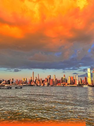 Manhattan firestorm at the end of July in New York