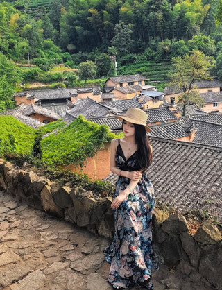 National Day Girlfriends' Getaway | Jinhua Songyang Hidden Gems + Rongjing Bay Relaxation Guide Sisters! Don't want to be crammed in during National Day? Quickly grab your besties and head to Jinhua Songyang for a relaxing getaway!