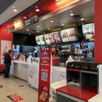 กินไก่ KFC โรบินสันสุรินทร์