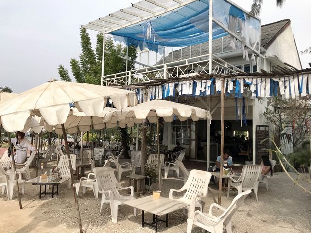 white house beach cafe