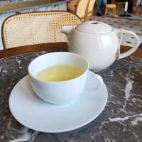 瑰麗酒店的親民餐廳