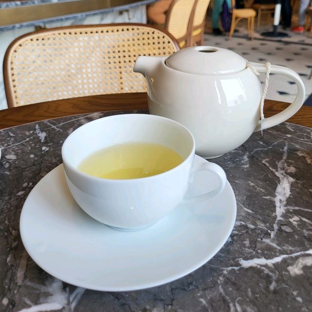 瑰麗酒店的親民餐廳