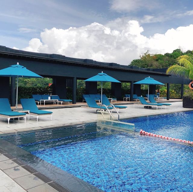 🇲🇾馬來西亞沙巴🏊🏻‍♀️🏊🏻🏊🏻‍♂️打卡拍照泳池飯店📍 Hilton Kota Kinabalu