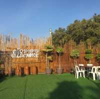 Kruamadam Restaurant @Laemnok