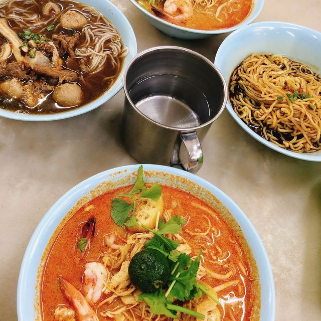 沙巴🇲🇾馬來西亞😋必吃的叻沙麵📍怡豐茶室Yee Fung Laksa Laksa Yee Fung
