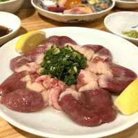 【大阪・福島】芸能人もお忍びで訪れる地鶏焼き店